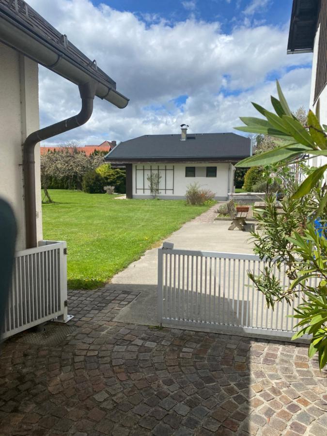 V Gemuetliches Gartenhaus Smihel nad Pliberkom Exteriör bild